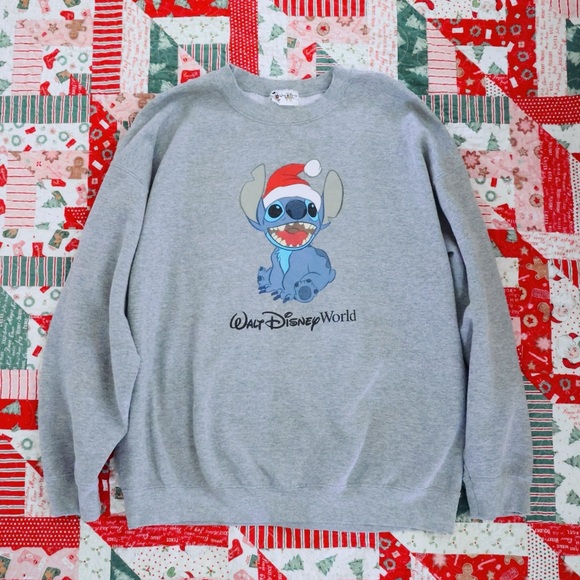Vintage Lilo and Stitch Christmas sweatshirt - Picture 2 of 5